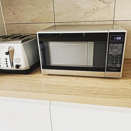 Luxury 2 Beds Apartment By The Sea 본머스 외부 사진