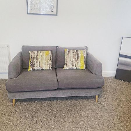 Luxury 2 Beds Apartment By The Sea 본머스 외부 사진