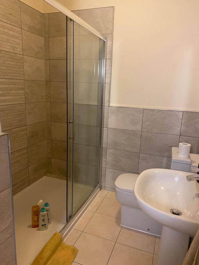 Luxury 2 Beds Apartment By The Sea 본머스 외부 사진