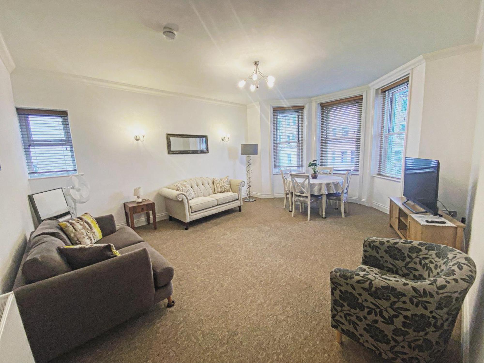 Luxury 2 Beds Apartment By The Sea 본머스 외부 사진
